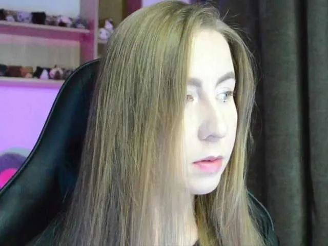 SandiSquirts – webcam model profile photo Image 18