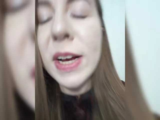 SandiSquirts – webcam model profile photo Image 3