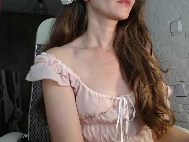 RoxanneMils – webcam model profile photo Image 10