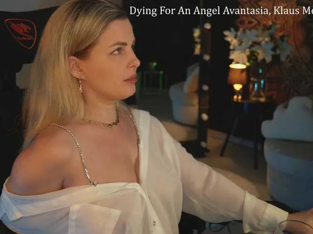 BritanyBloom – webcam model profile photo Image 7