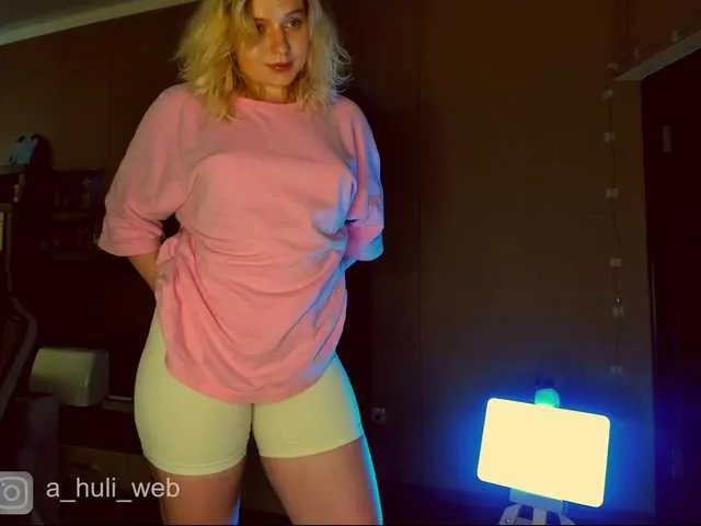 Live with Madison_Carie on FliCam Image 10