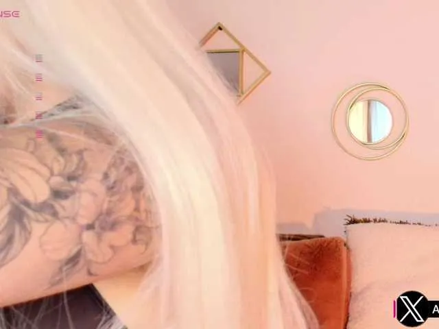 Live with Iam_Annii on FliCam Image 11