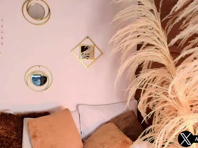 Live with Iam_Annii on FliCam Image 2