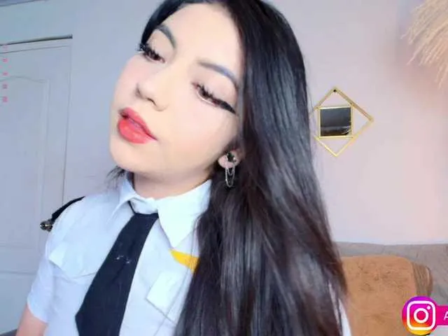 Live with Iam_Annii on FliCam Image 3