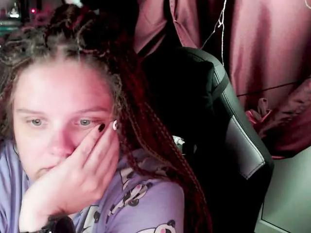 SandiSquirts – webcam model profile photo Image 14