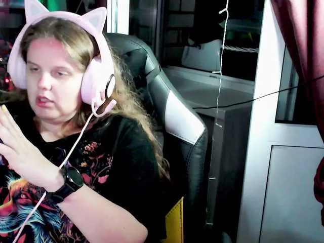 SandiSquirts – webcam model profile photo Image 3