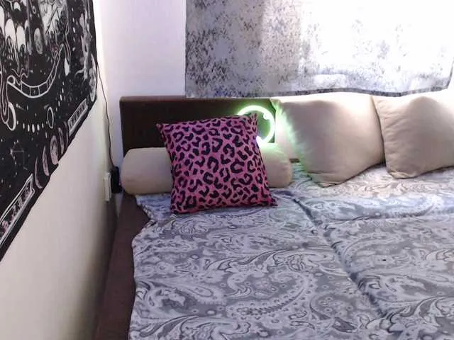 MilaEstrada – webcam model profile photo Image 15
