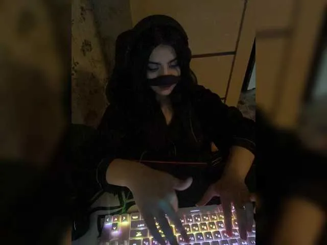 RACHELRUIZ – webcam model profile photo Image 15