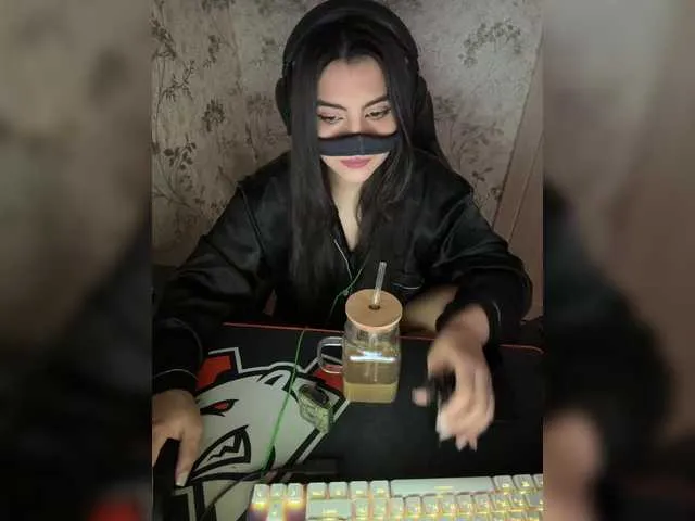 RACHELRUIZ – webcam model profile photo Image 19