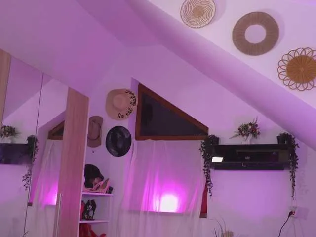 Brunettexio – webcam model profile photo Image 8