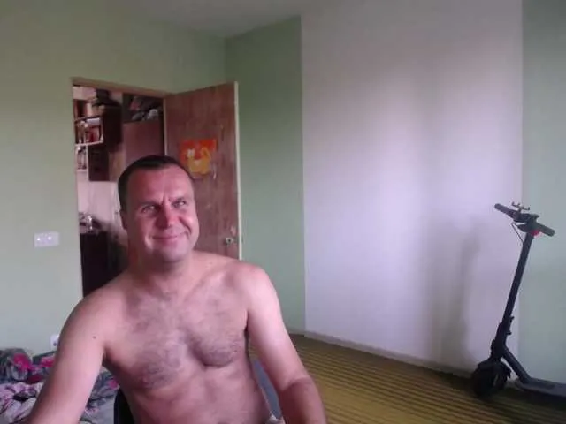 MiraLocks – webcam model profile photo Image 16