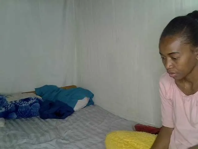 KimPage – webcam model profile photo Image 13