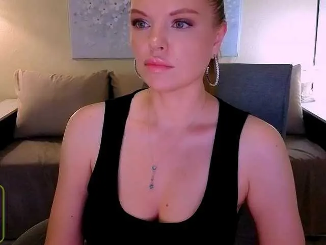ViolettLuxe – webcam model profile photo Image 7