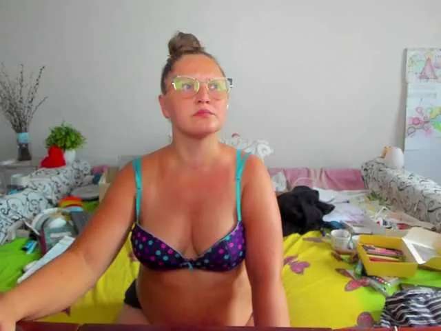 Live with VivianNash on FliCam Image 8