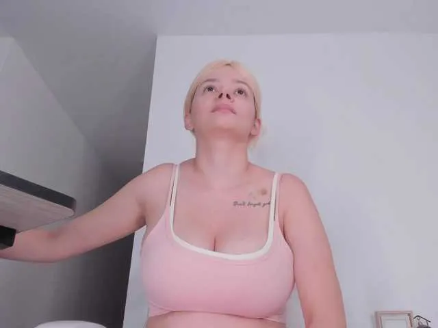 SandiSquirts – webcam model profile photo Image 9