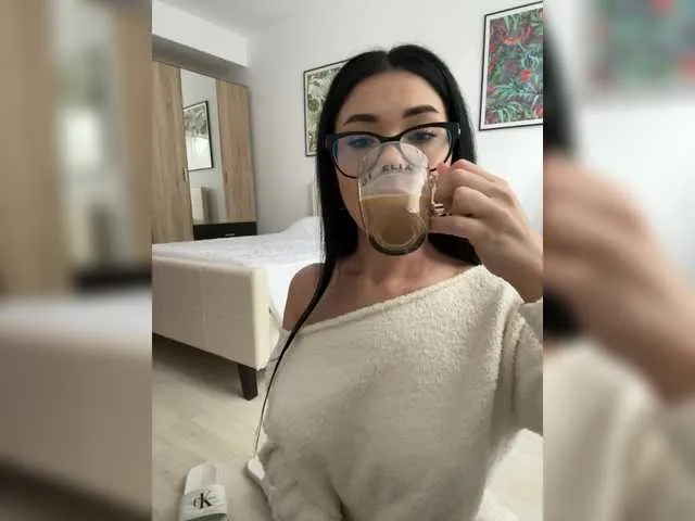 Live with Alishine on FliCam Image 15