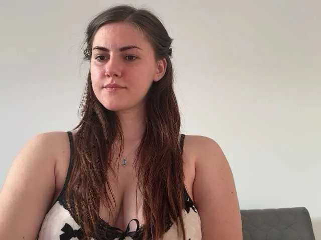 AlexandraLopez – webcam model profile photo Image 2