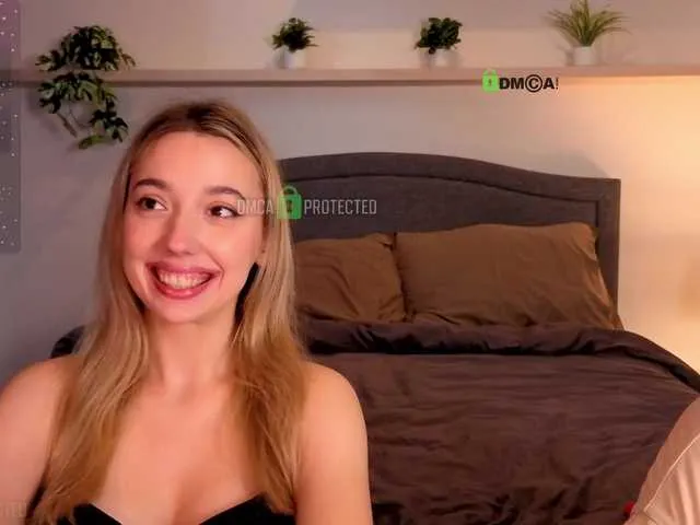 CuteeMaddie – webcam model profile photo Image 11