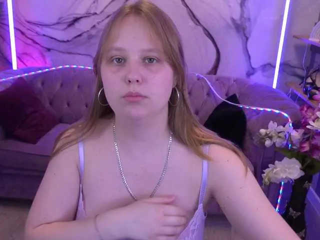 MiraDelynn – webcam model profile photo Image 11