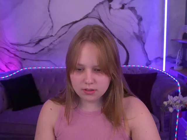 MiraDelynn – webcam model profile photo Image 13