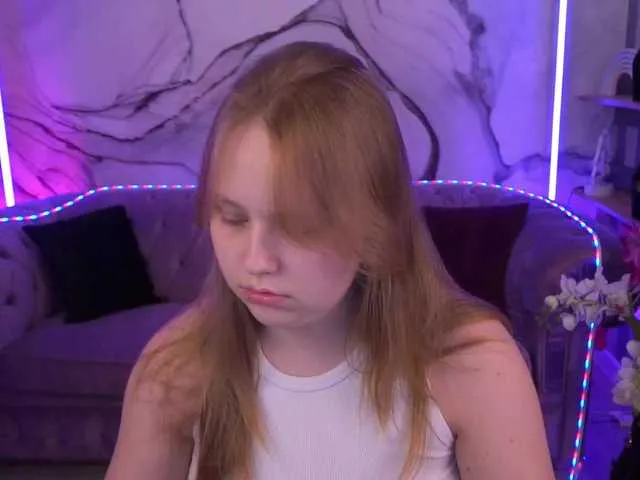 MiraDelynn – webcam model profile photo Image 14