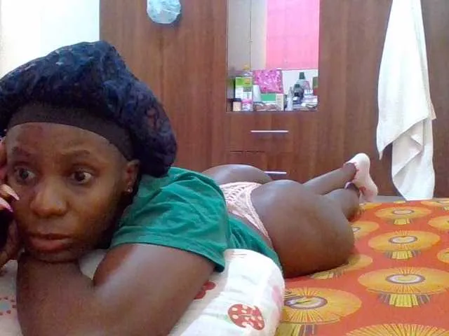 ChristalMoon – webcam model profile photo Image 6