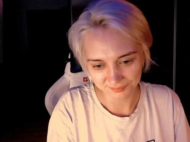 AshleyAve – webcam model profile photo Image 9