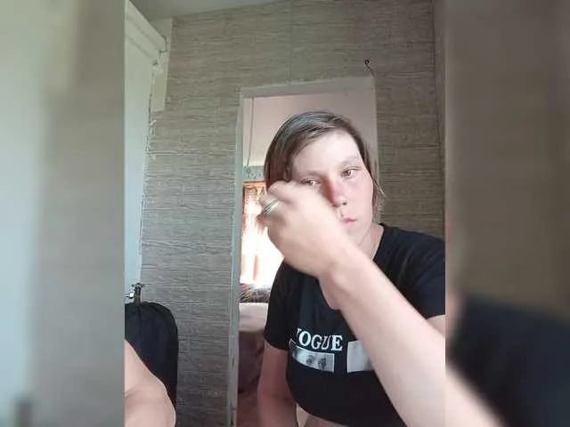 FitnessBunny – webcam model profile photo Image 12