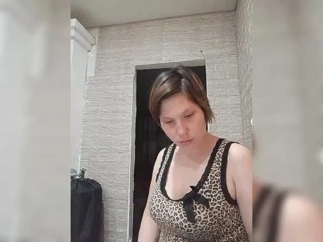 FitnessBunny – webcam model profile photo Image 5