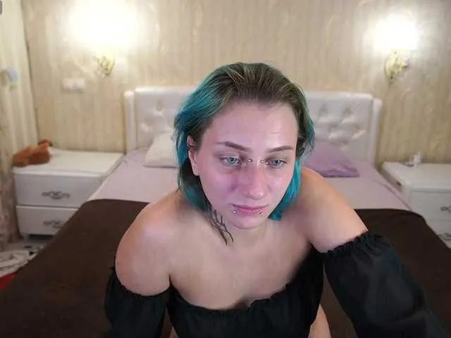 KcristalWhite – webcam model profile photo Image 14