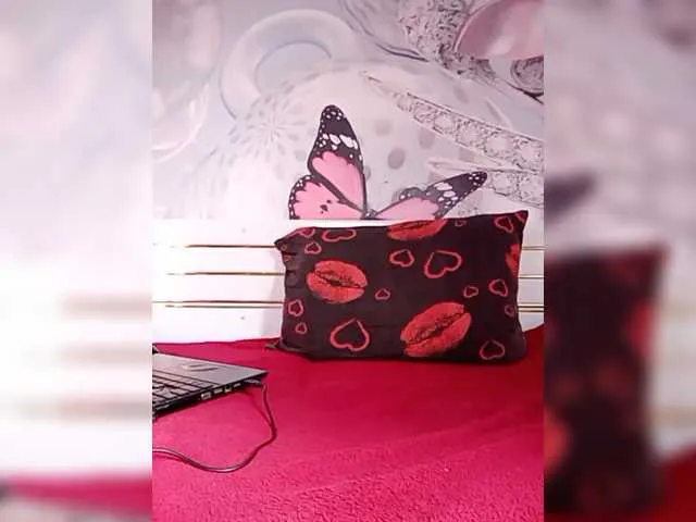 Wow-nisha – webcam model profile photo Image 3