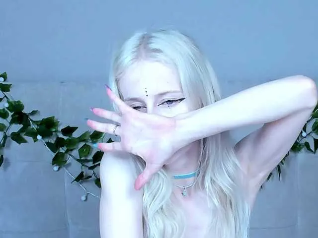 xShineLanax – webcam model profile photo Image 19