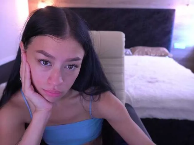 SQUIRTINGQUEEN11 – webcam model profile photo Image 4