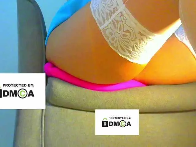 Live with ZaraCortes on FliCam Image 12