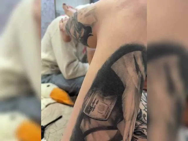 eleonoree – webcam model profile photo Image 4