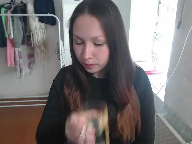 Live with AngelinaGlam on FliCam Image 7