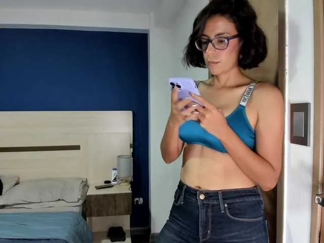 JasmineNoir2 – webcam model profile photo Image 2