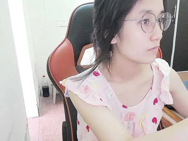 AprilFiore – webcam model profile photo Image 11