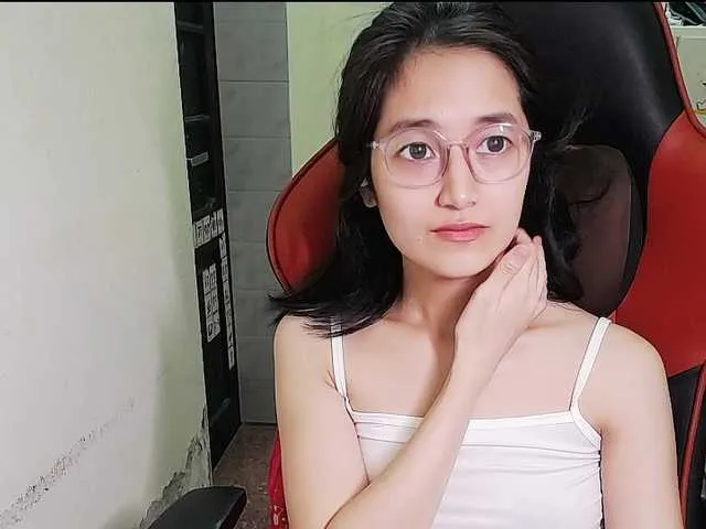 AprilFiore – webcam model profile photo Image 16