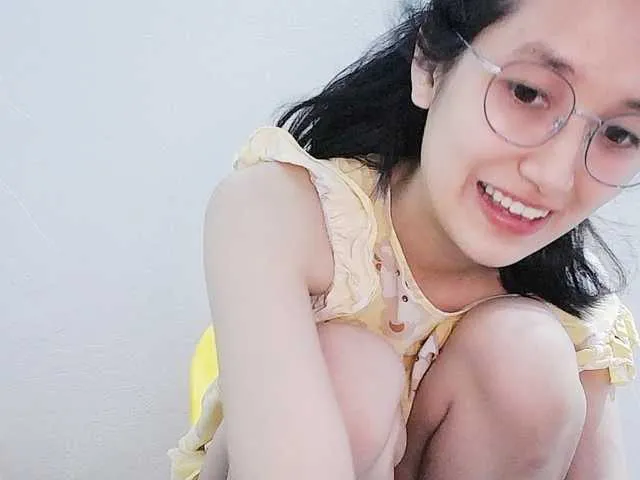 AprilFiore – webcam model profile photo Image 2