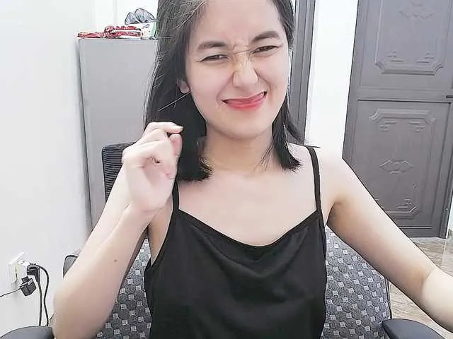 AprilFiore – webcam model profile photo Image 3