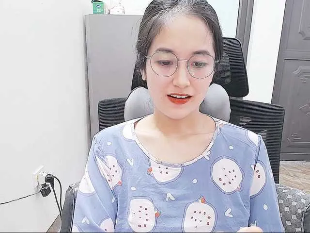 AprilFiore – webcam model profile photo Image 5