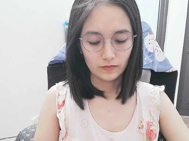 AprilFiore – webcam model profile photo Image 7