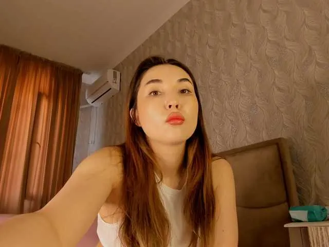 TinaClaire – webcam model profile photo Image 14