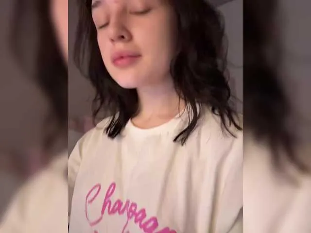 FitnessBunny – webcam model profile photo Image 14