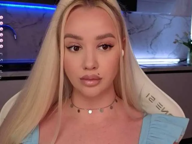 Live with NiaYork on FliCam Image 18