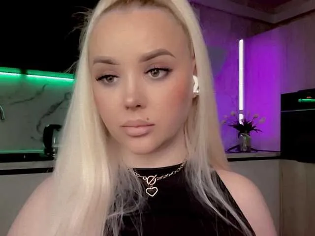 Live with NiaYork on FliCam Image 2