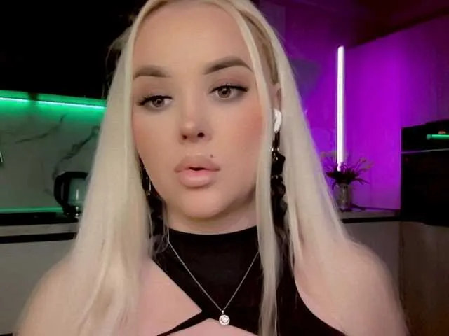 Live with NiaYork on FliCam Image 3