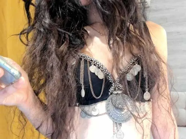 IreneHabibi Image 7