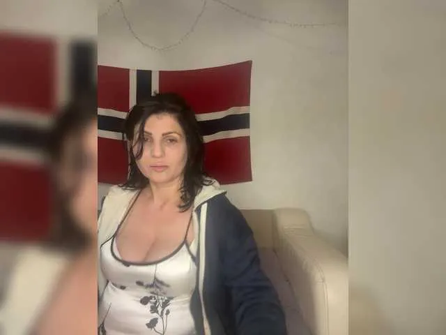 Live with TefyRodriguezz on FliCam Image 10